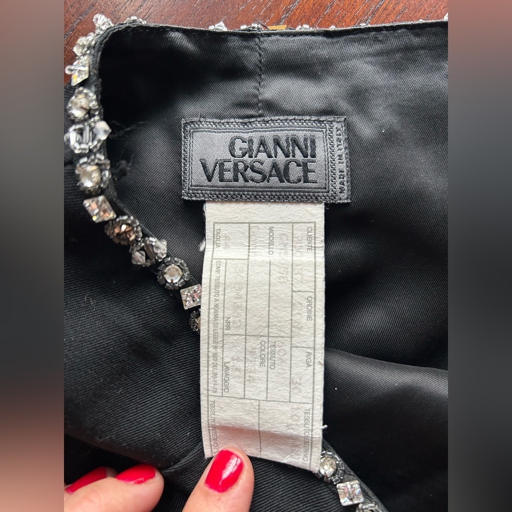 GEANNI Versace Elegant Black Pencil Skirt with Pearl Detail - Picture 7 of 11